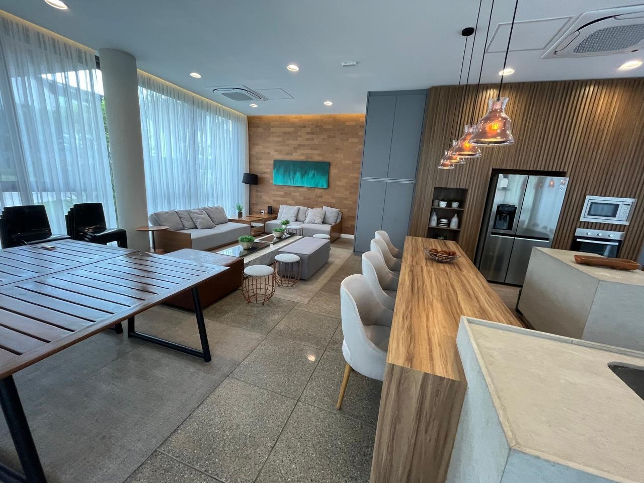 Detalhe da bancada e coifa no gourmet do Sartoria Taquaral