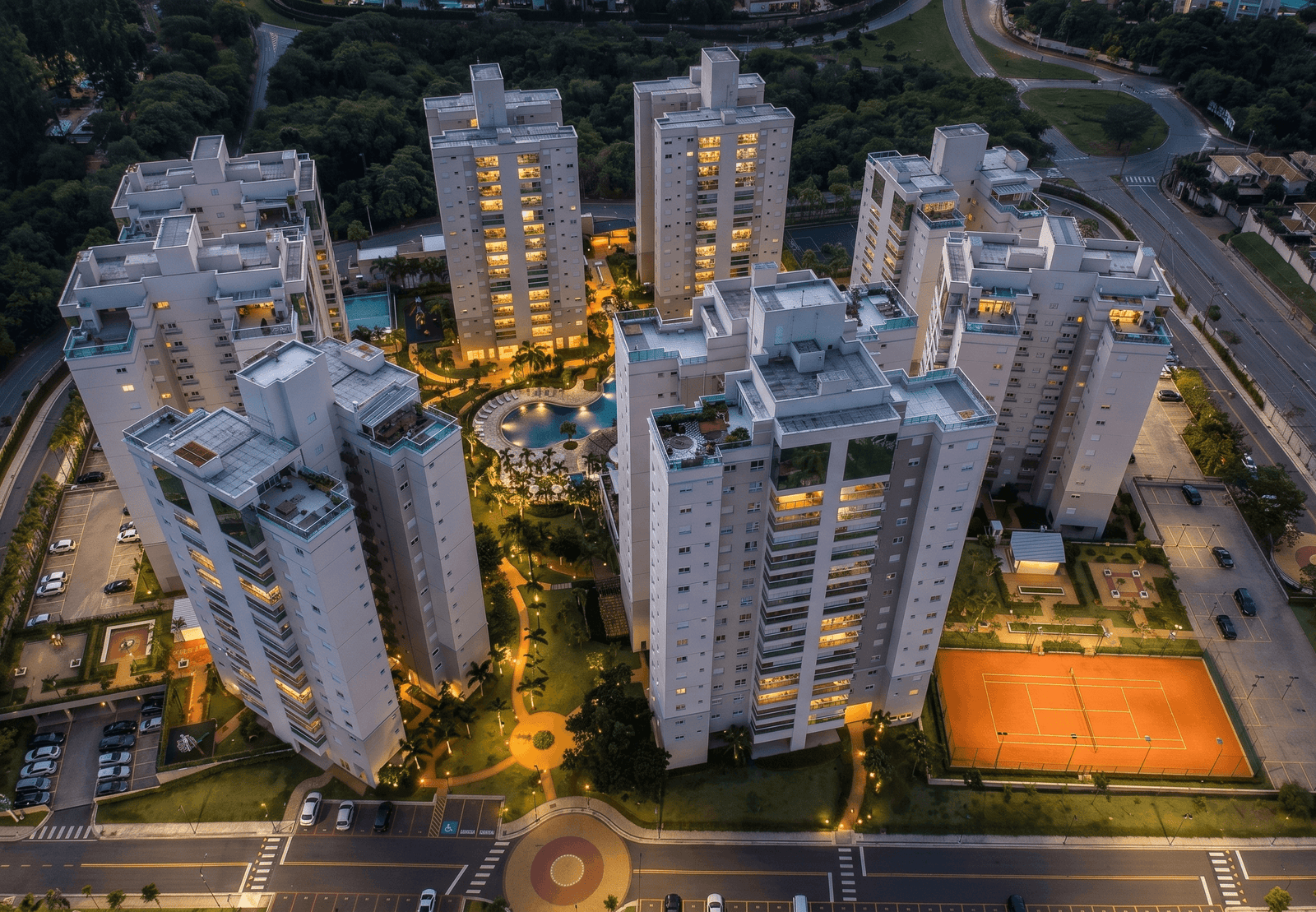 Fachada noturna do Acqua Galleria — vista do empreendimento em Fazenda São Quirino, Campinas/SP